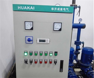 安裝，調試中的換熱機組電器柜
